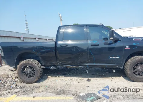 2021 Ram 2500 Big Horn 4X4 6'4 Box из США, поврежденный, VIN 3C6UR5DL3MG610847